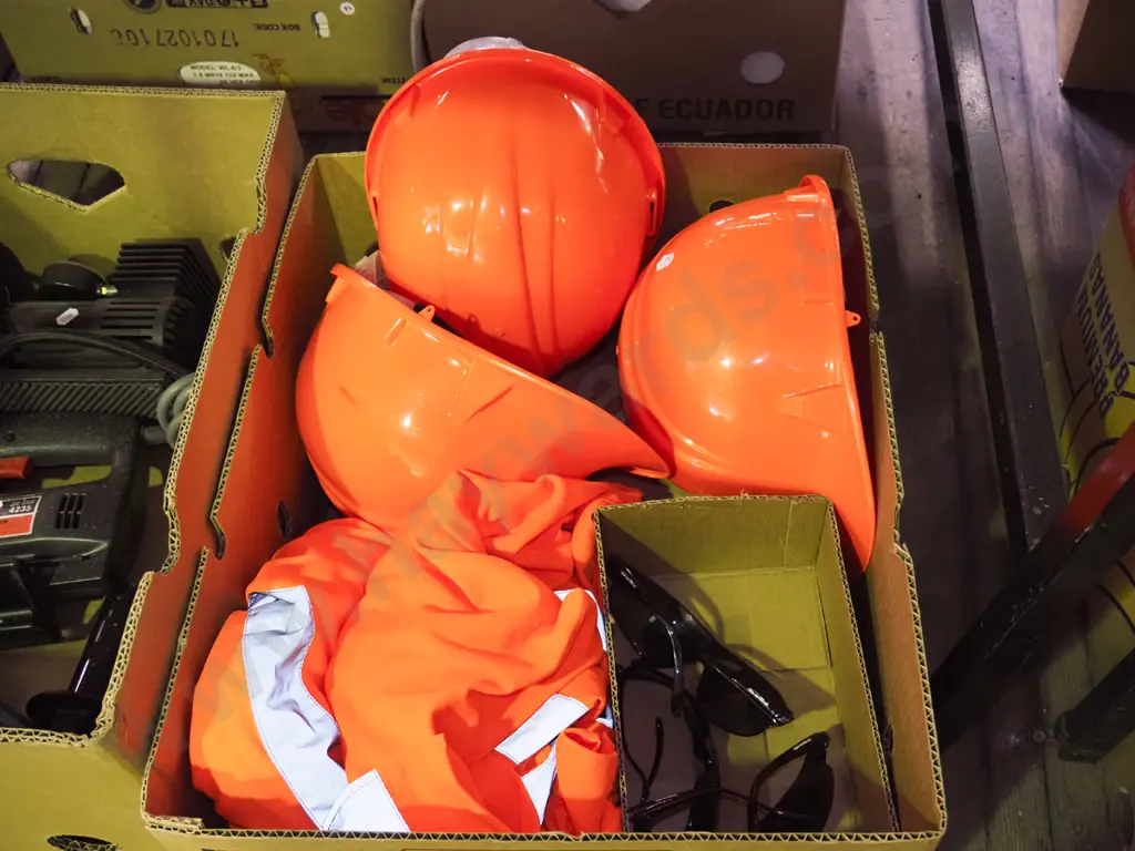 box; high vis vests, safety glasses Image 1++