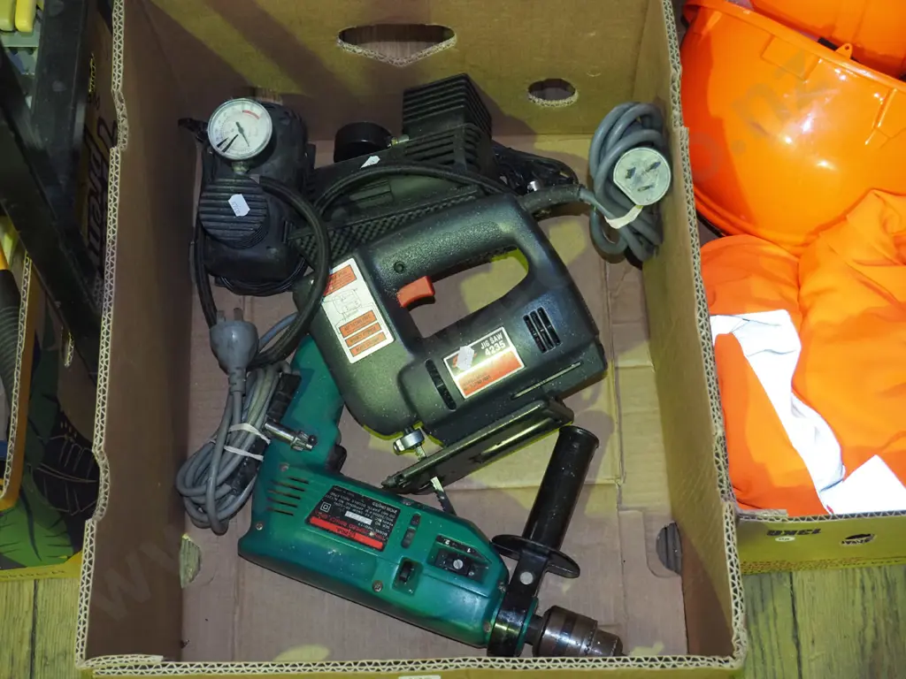 box; power drill, jigsaw, 2x 12V air compressors Image 1++