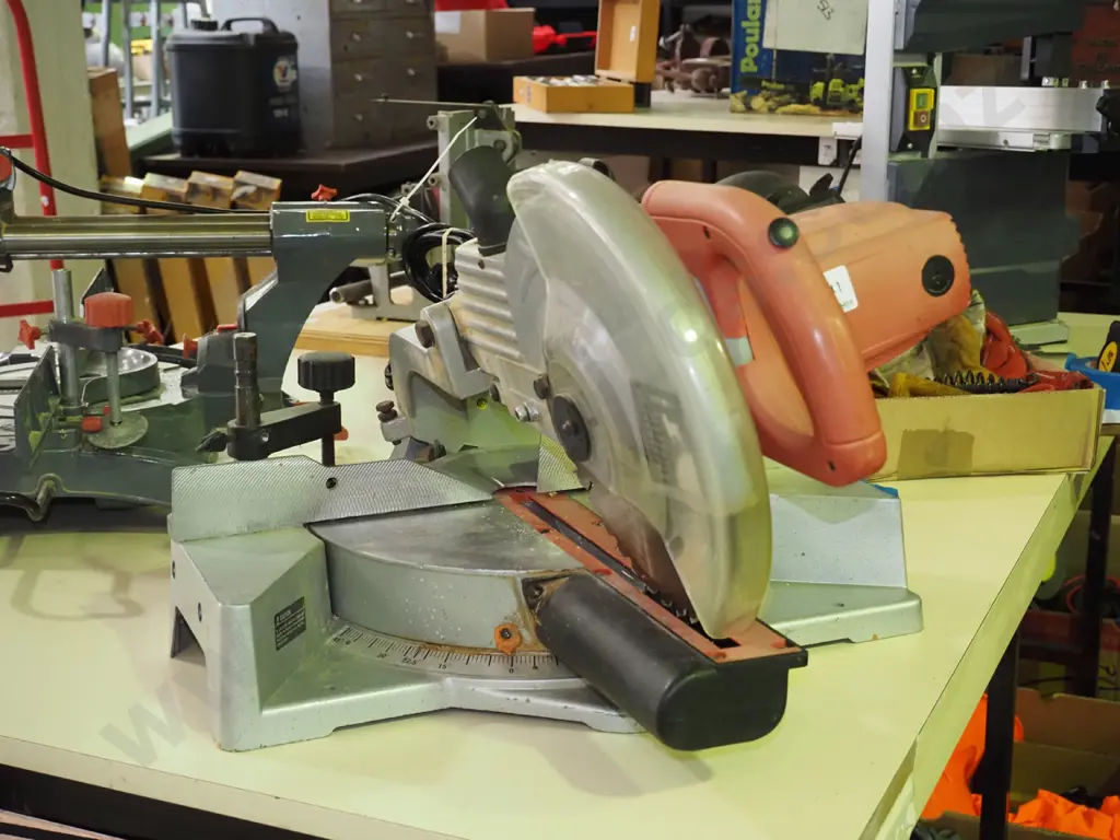 unbranded compound mitre saw Image 1++