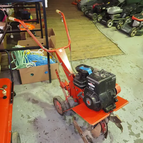 Morrison 4 tyne mini hoe - has small oil leak