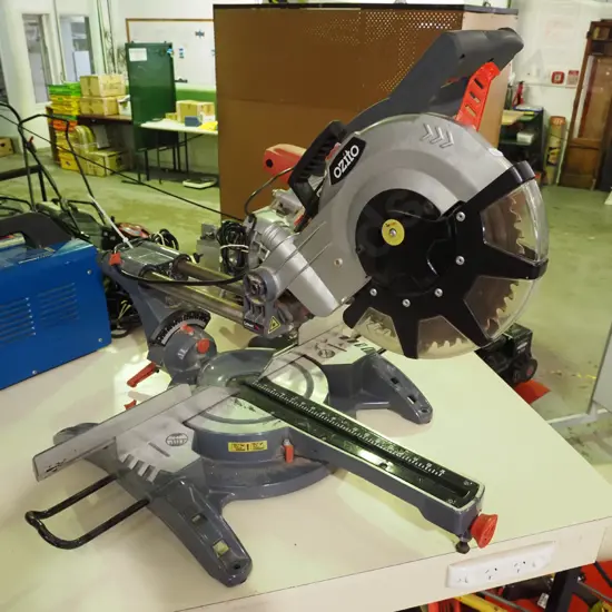 Ozito sliding compound mitre saw with laser