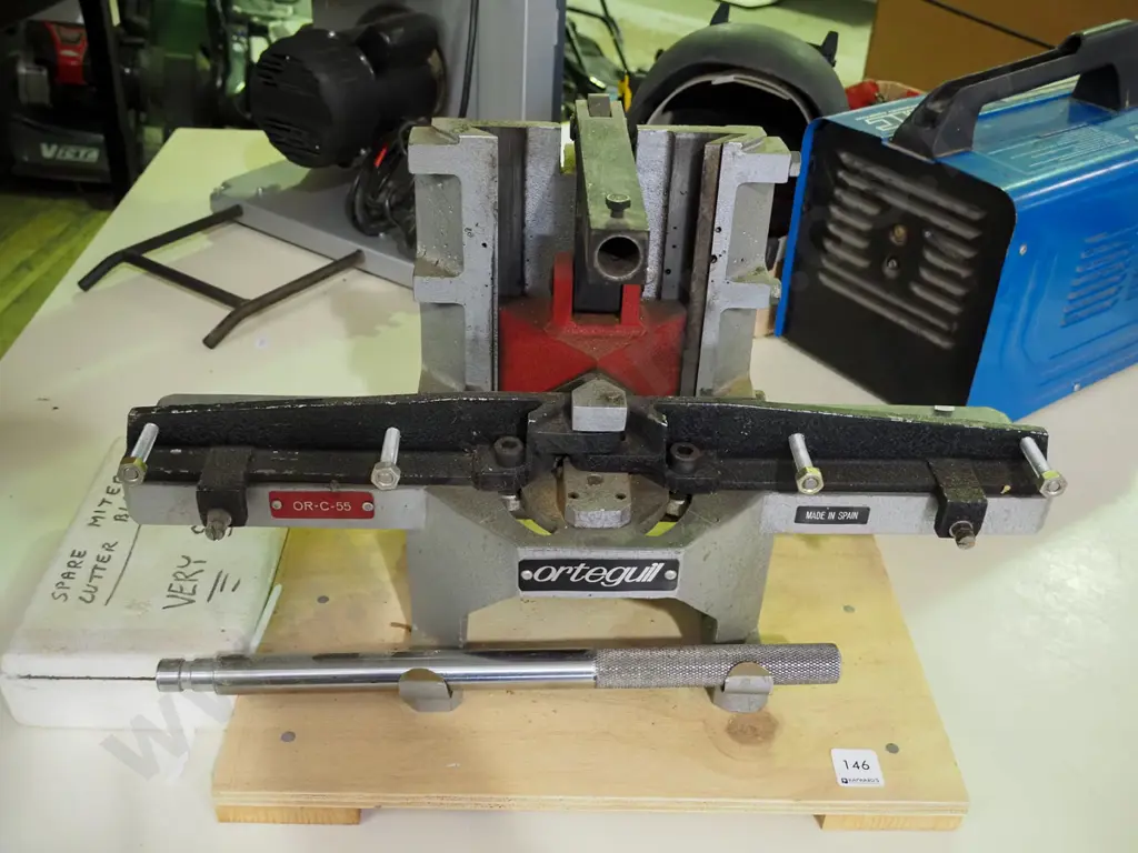Orteguil framer's guillotine with blades Image 1++
