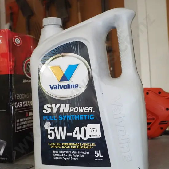 5L bottle of Valvoline engine oil