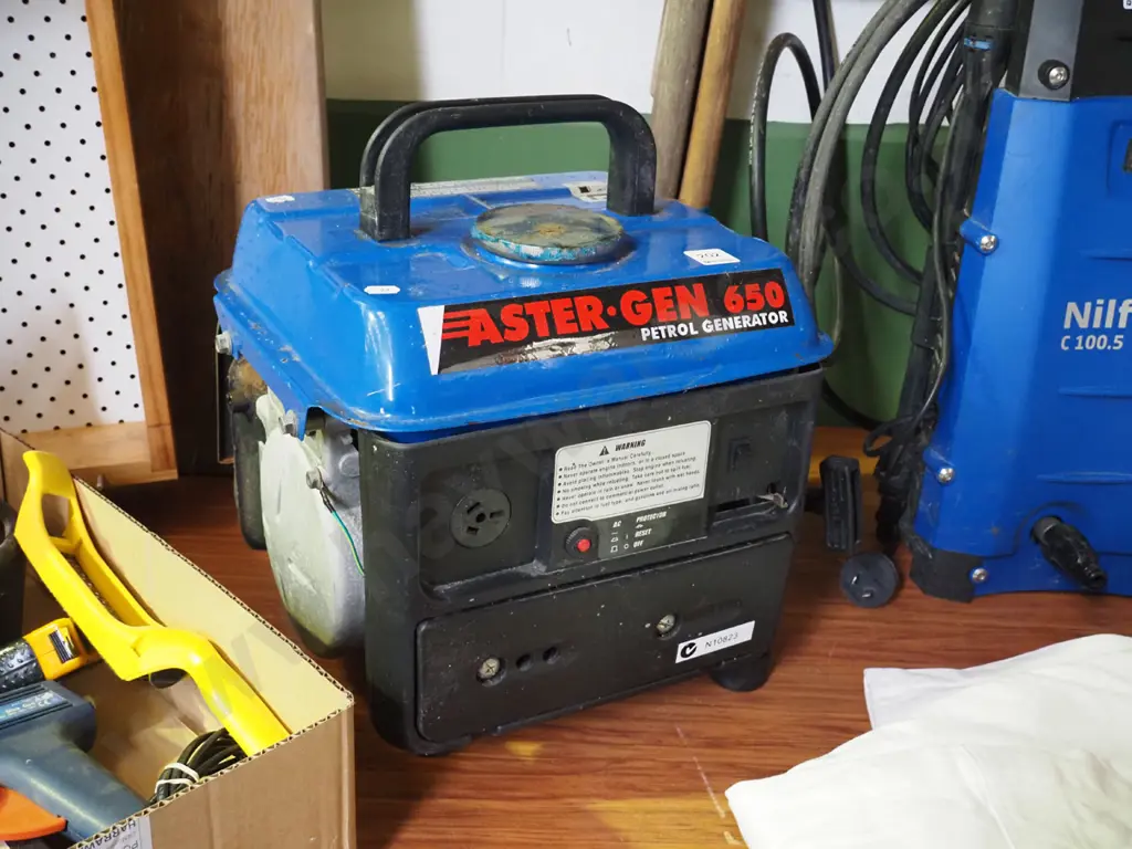 small 2 stroke generator - As Is, No Returns Image 1++
