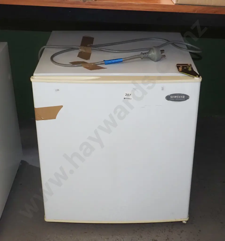 Samsung underbench fridge Image 1++