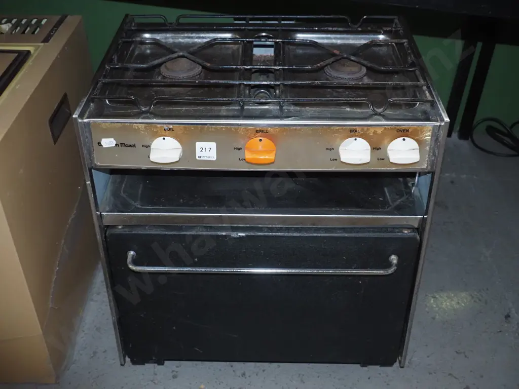 small caravan stove and hob Image 1++