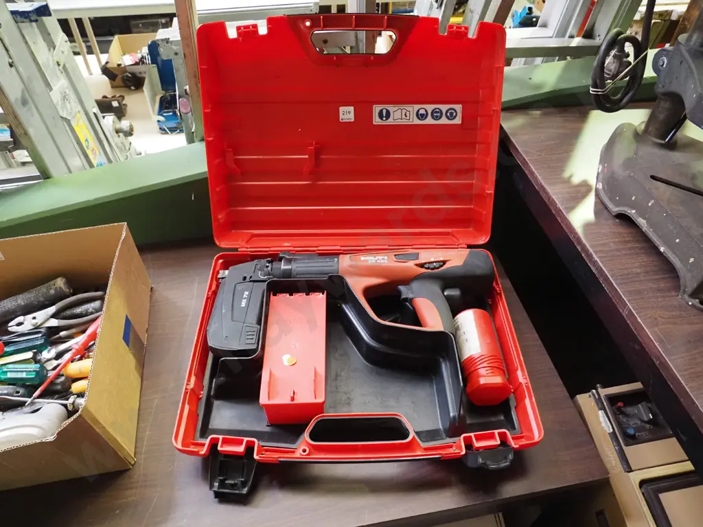 Hilti DX 460 bolt pistol Image 1++