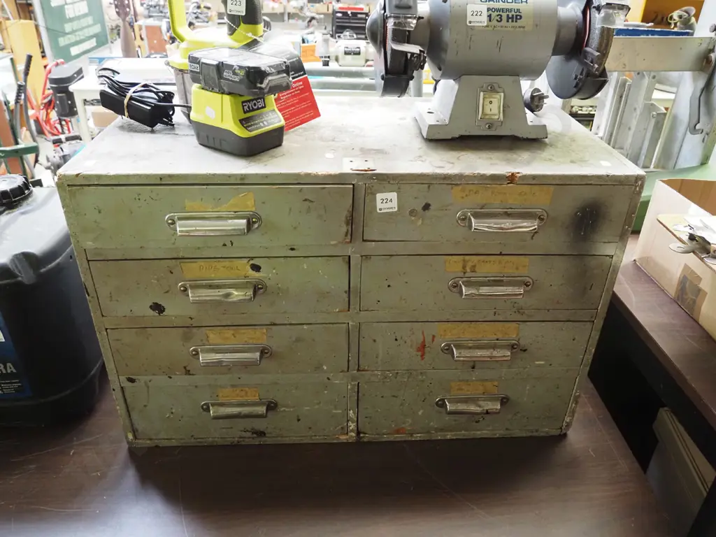 8 drawer workshop chest H-460 W-710 D-370 Image 1++