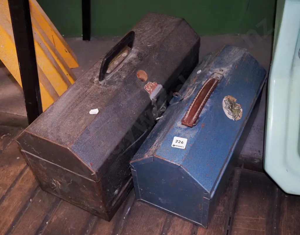 2x metal tool boxes Image 1++
