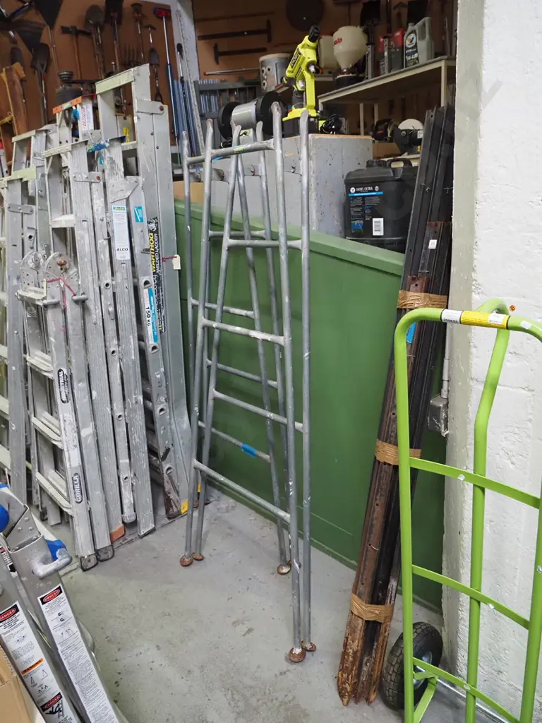2x Alco scaffolding frames Image 1++
