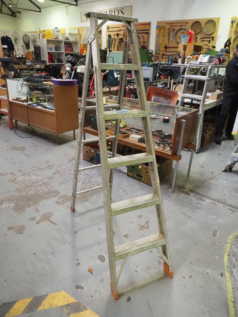 5 step aluminium ladder Image 1++