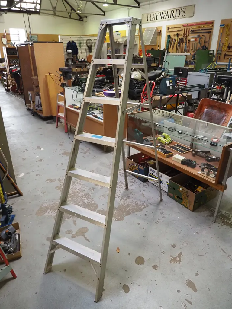 6 step aluminium ladder Image 1++