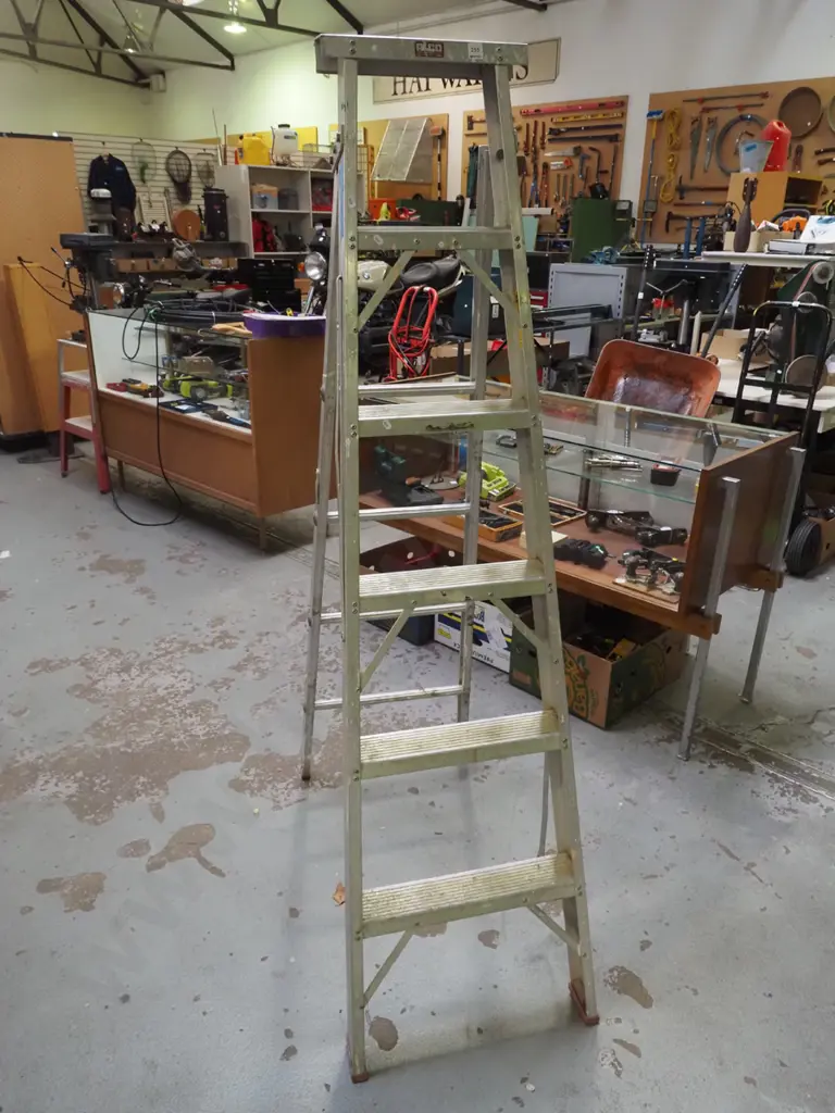 Alco 5 step aluminium ladder Image 1++