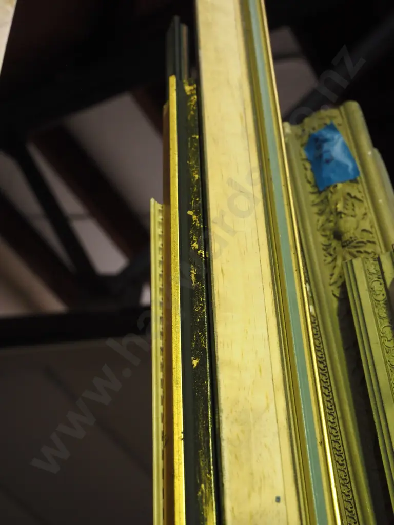 bundle of picture framing mouldings Image 1++