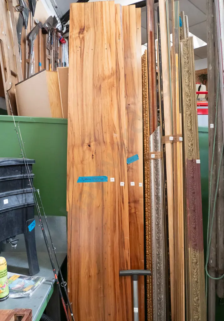 length of dressed rimu L-2800 W-335 D-40 Image 1++