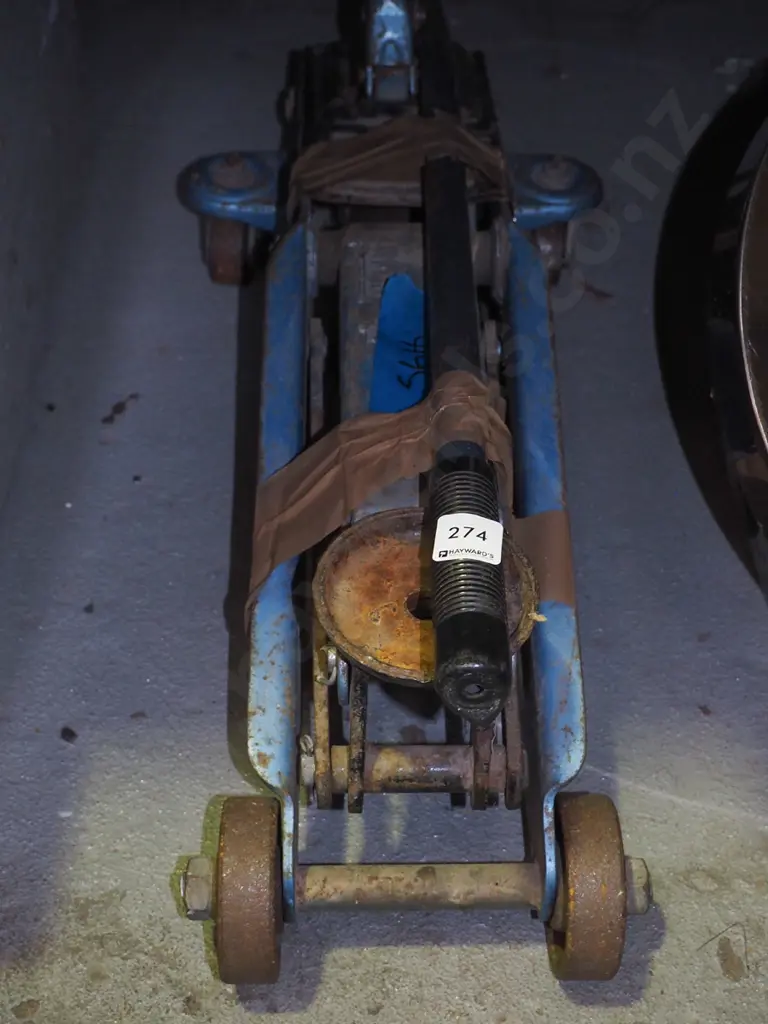 trolley jack Image 1++