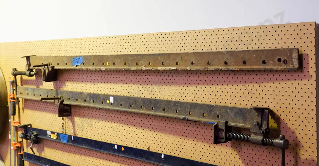 2x heavy duty sash clamps - yellow dots Image 1++