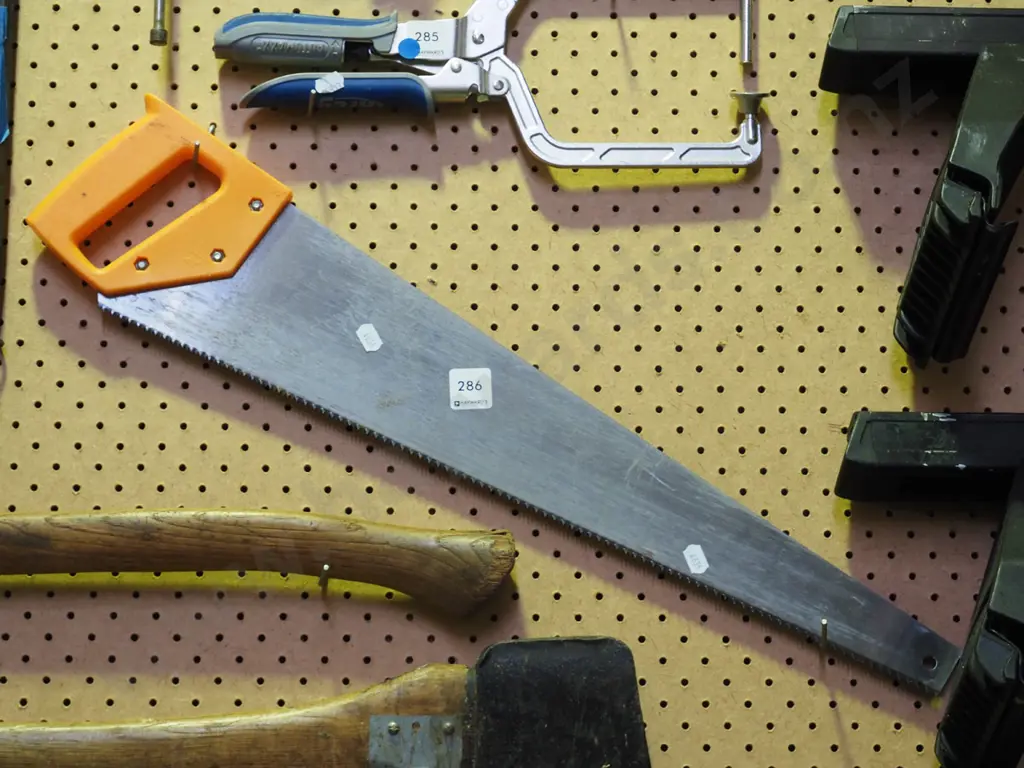 hand saw Image 1++