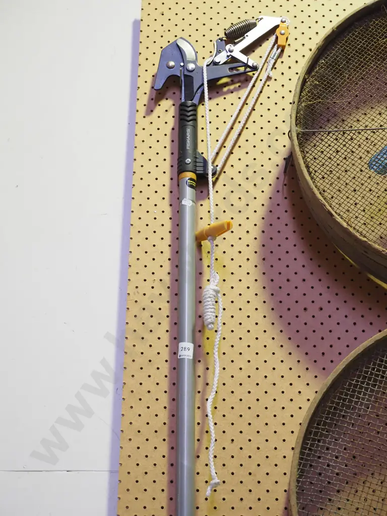 Fiskars pole pruner Image 1++