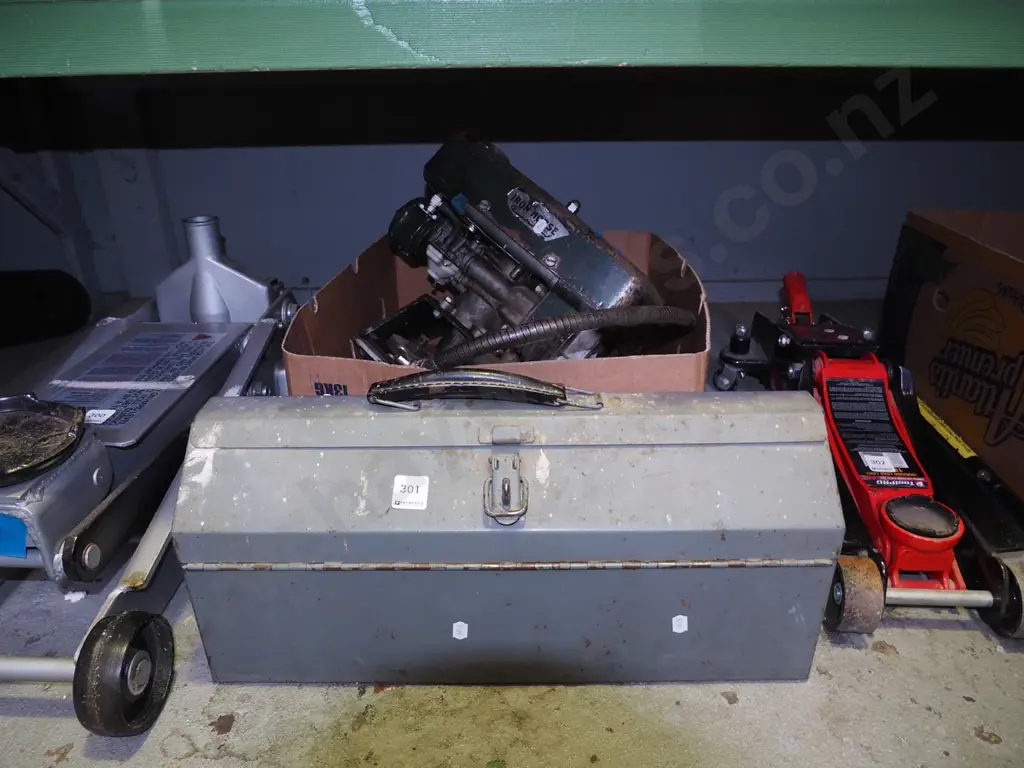 2 stroke Iron Force shearing motor and tool chest with shearing accessories Image 1++