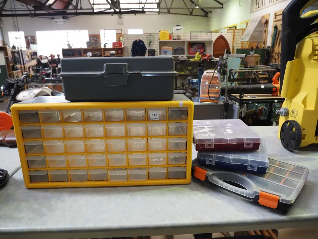 plastic tool box, 4 plastic workshop organisers Image 1++