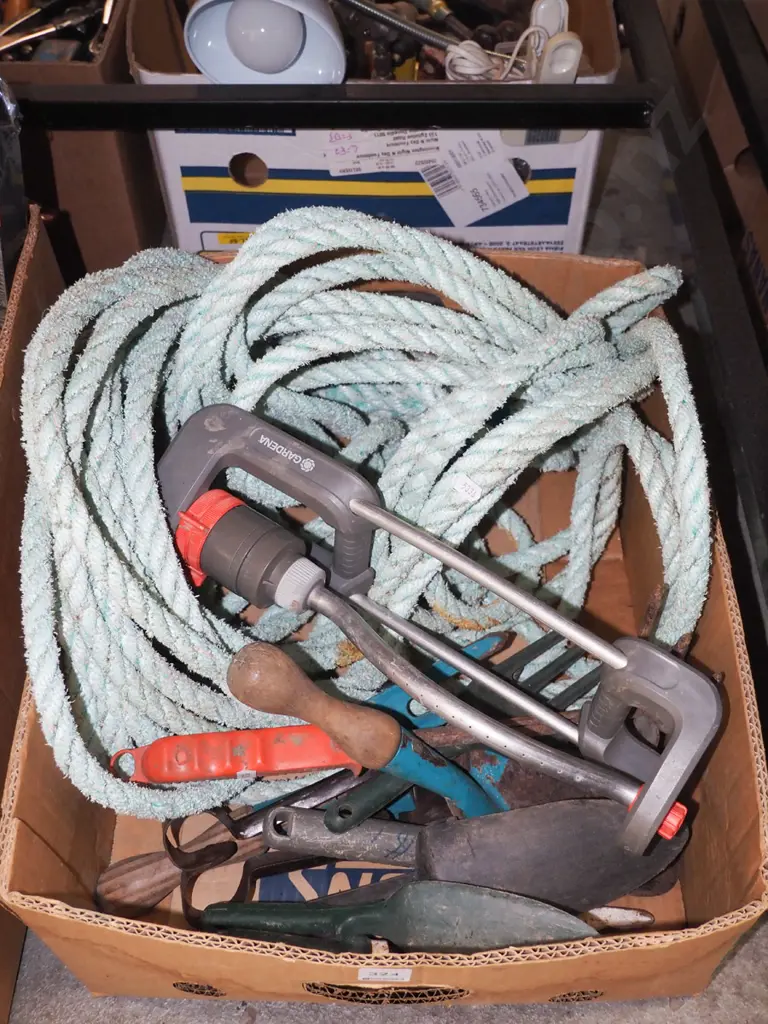box; rope, garden tools, sprinkler Image 1++