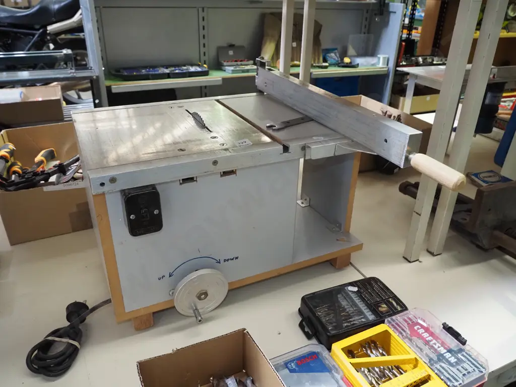 small homemade table saw  Image 1++