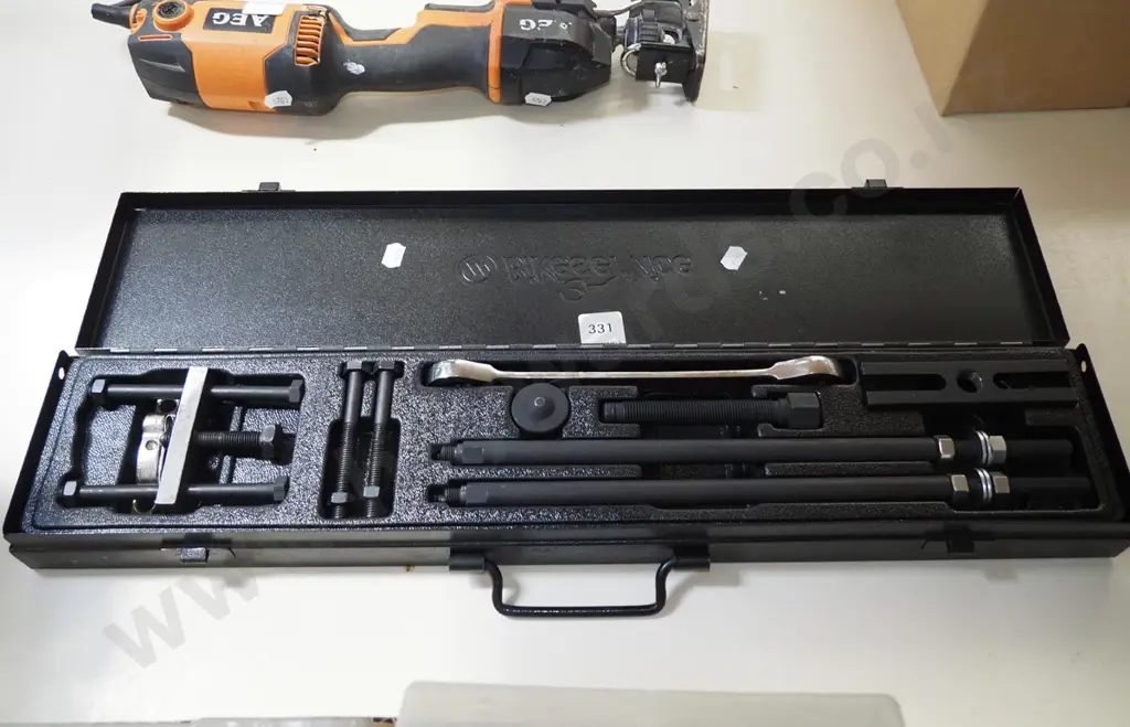 as-new bike service kit in metal container Image 1++