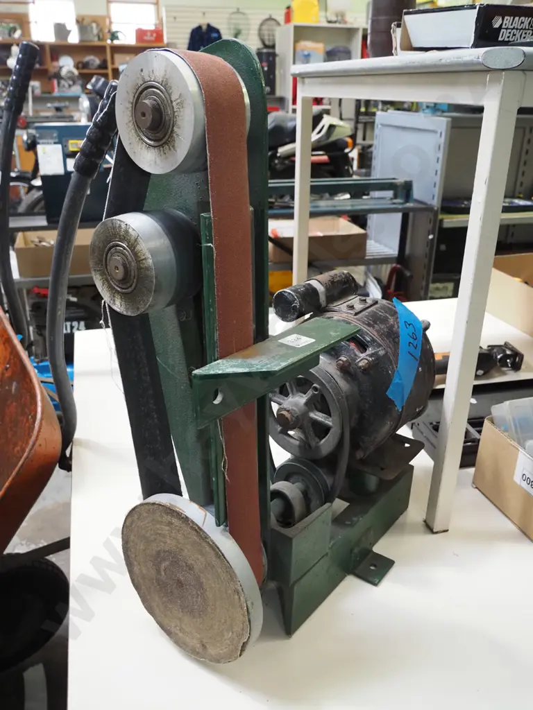 sanding station Image 1++