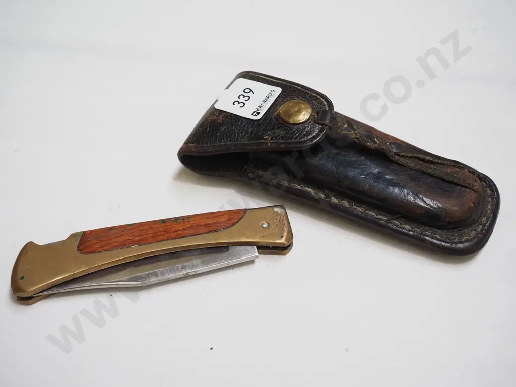 pocket knife and leather sheaf Image 1++