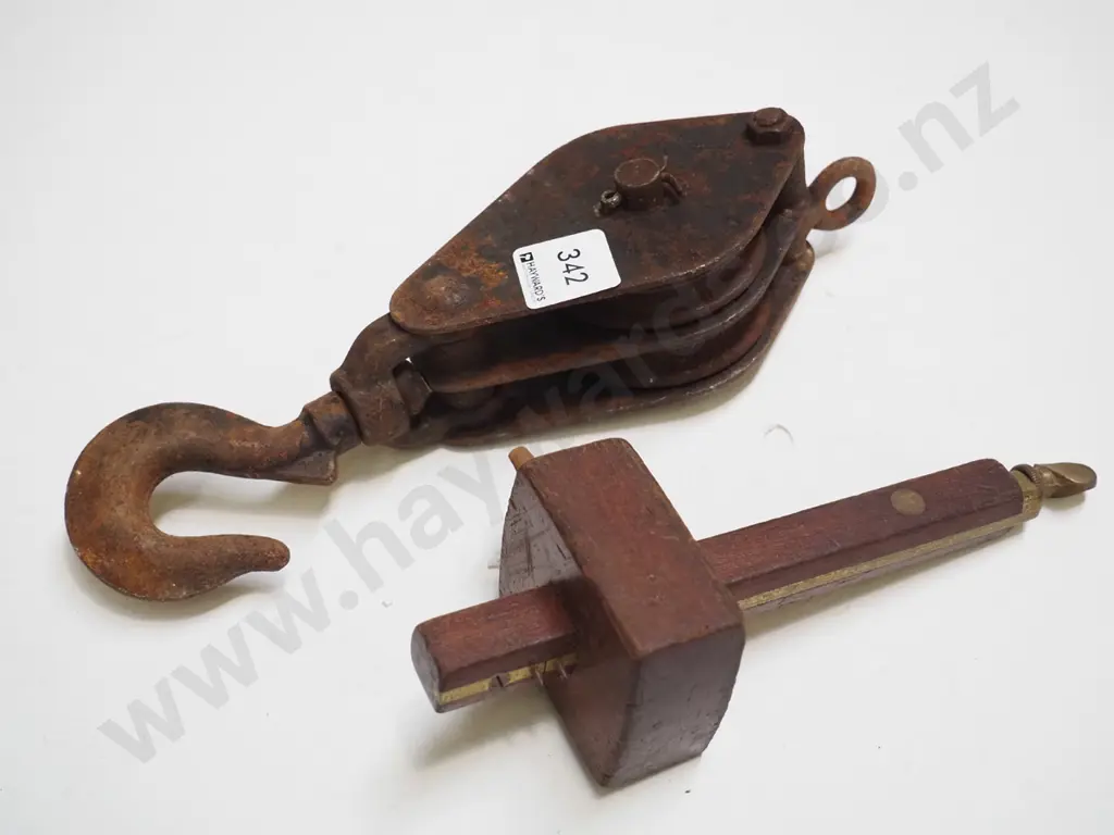 vintage pulley, marker gauge Image 1++