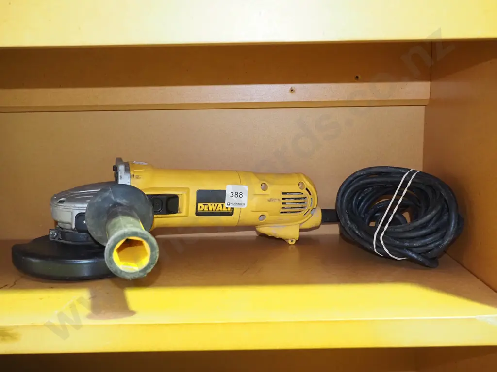 de Walt angle grinder Image 1++