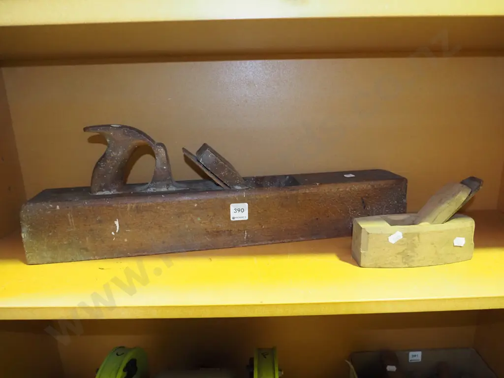 1x large wooden hand plane, 1x small wooden hand plane Image 1++