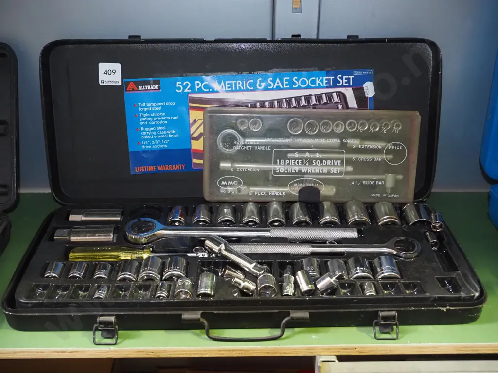 2x part socket sets Image 1++