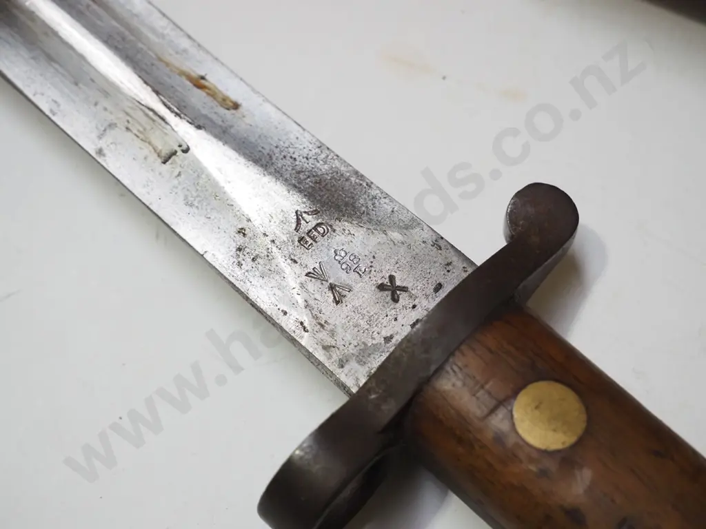 NZ bayonet  and scabbard with war department stamp Image 1++