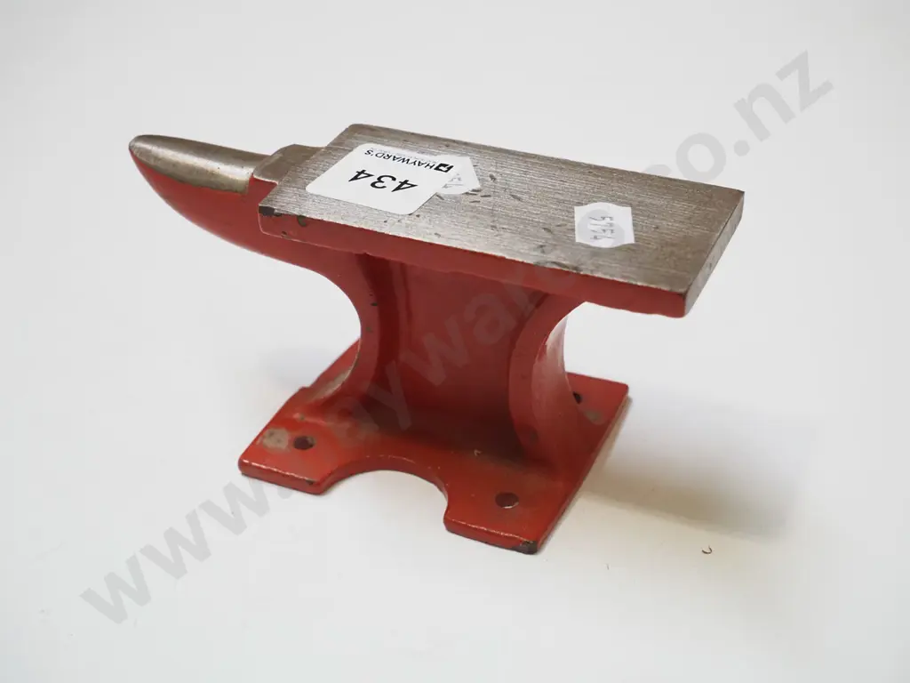 small anvil Image 1++