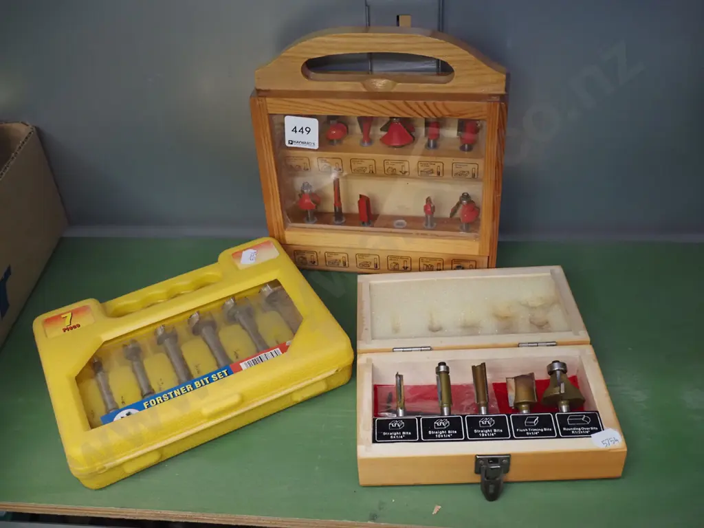 3x cases of router bits Image 1++