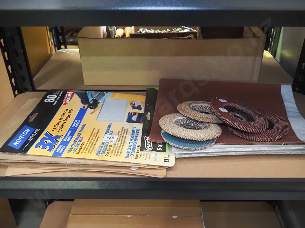 sandpaper and sanding discs Image 1++