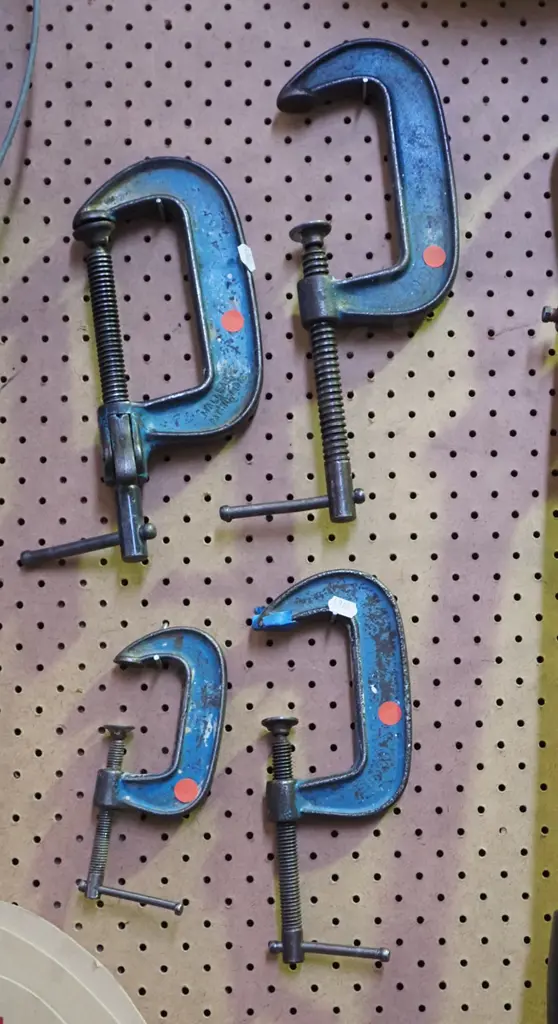 4x G clamps - red dots Image 1++