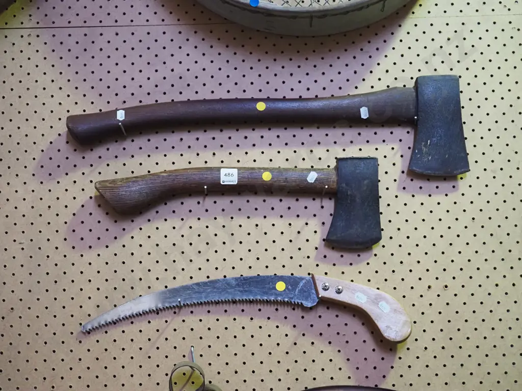 pruning saw, 2x small axes - yellow dots Image 1++