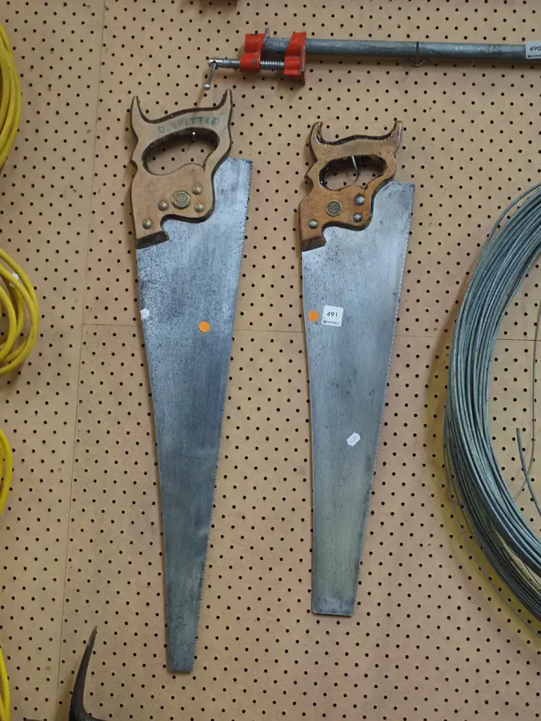 2x hand saws - orange dots Image 1++