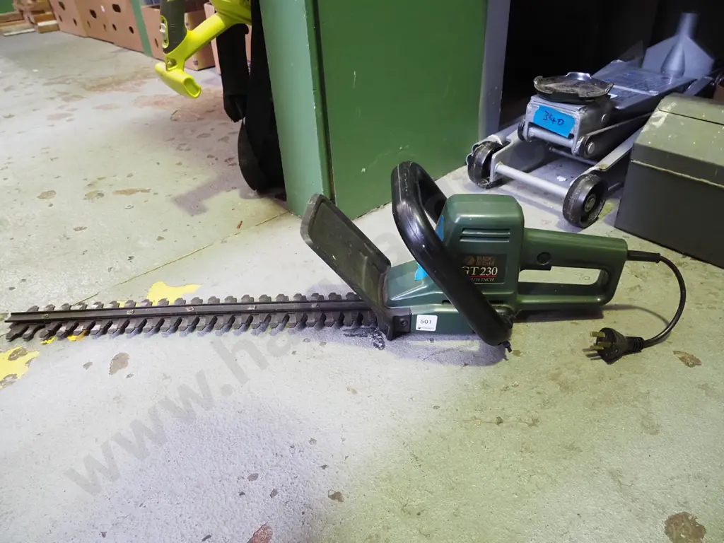 Black & Decker corded hedge trimmers Image 1++