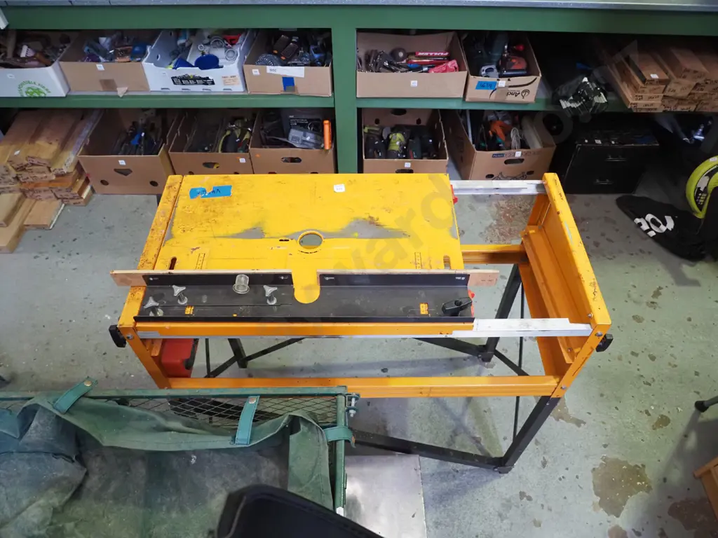 Triton work centre with router table top only Image 1++