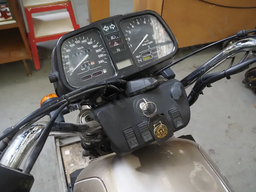 BMW K  100 LT - touring motor bike, plate number 4IUQG, registration on hold, last WOF Sept 12th - 2009 Image 1++