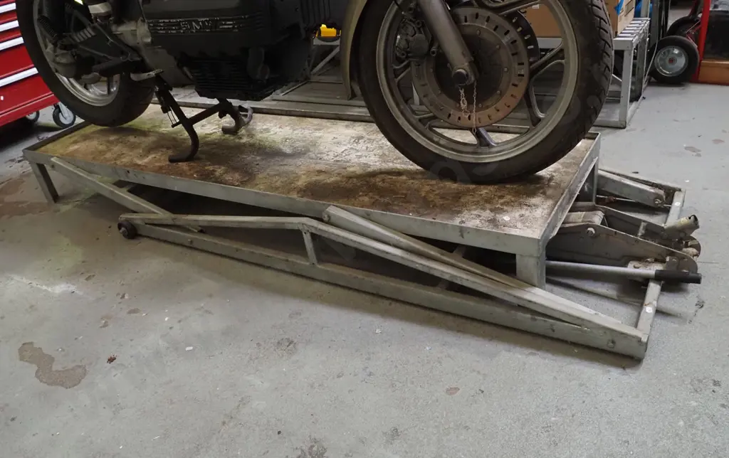 motorcycle workshop stand/lifter Image 1++