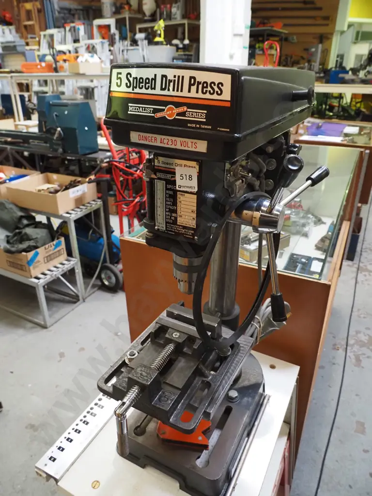 Medalist 5 speed drill press on stand with drill press vice Image 1++