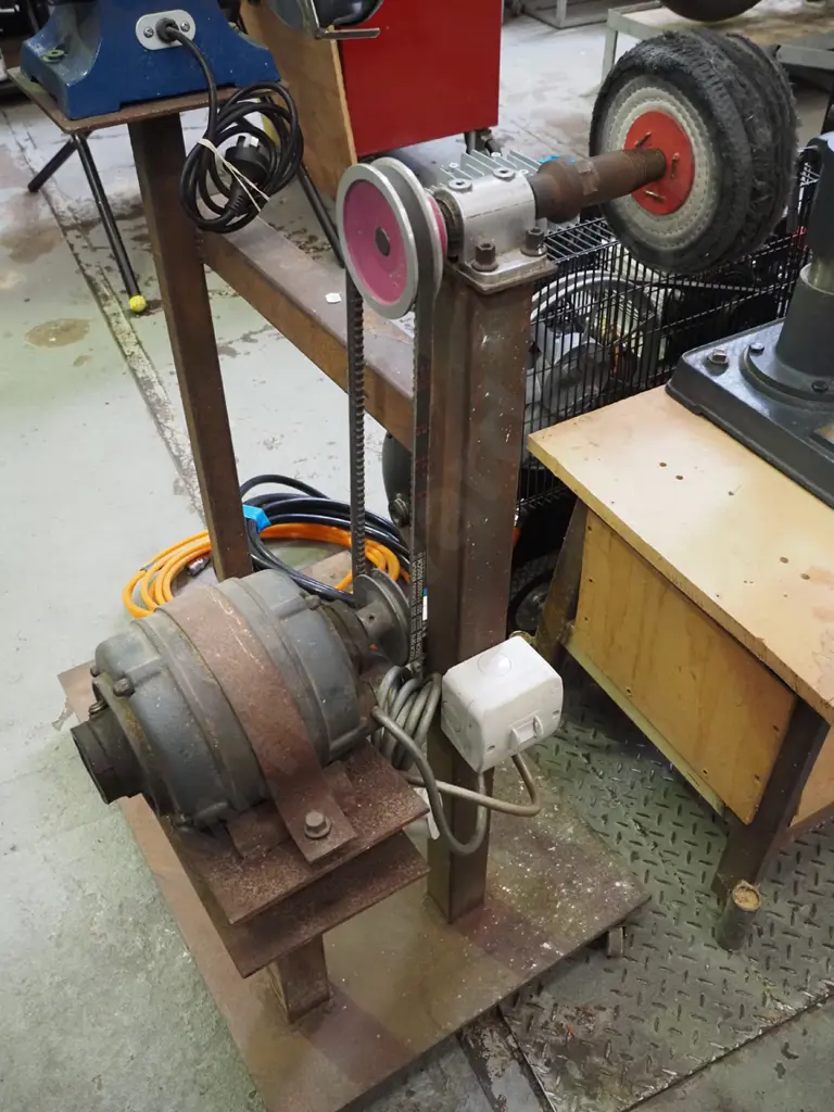 Tool Line 200mm bench grinder and extra polisher on homemade metal stand H-1140 Image 1++