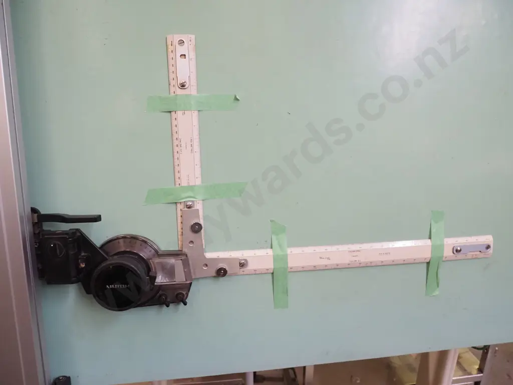  adjustable draughting board Image 1++
