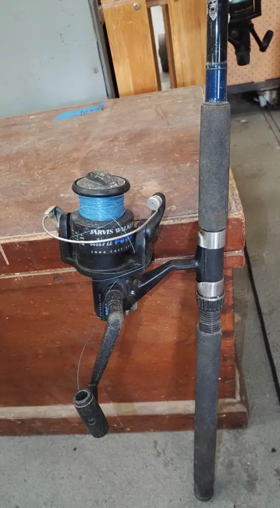 fishing rod and reel Image 1++
