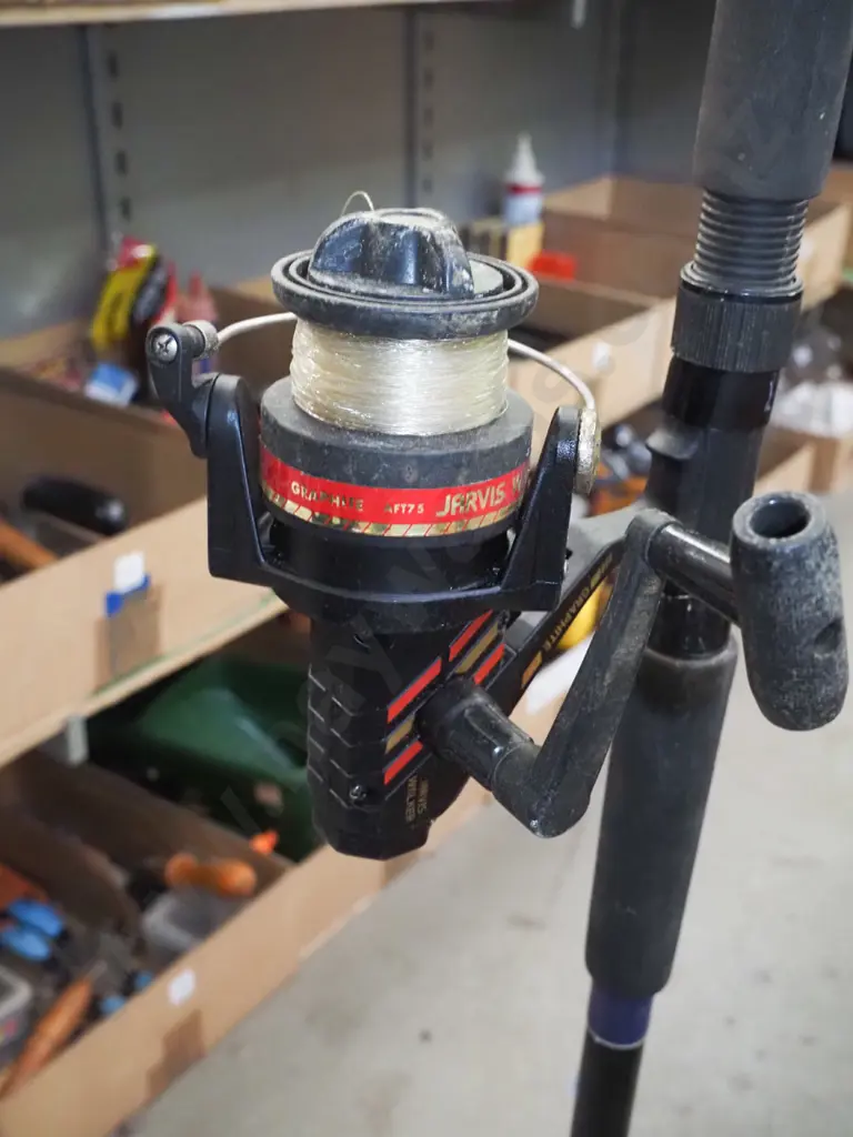 surf caster and reel Image 1++